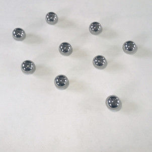 45.02mm 1.77244 "Bola Baja Chromium Dipoles Untuk Turbin Angin Bering HRc 60 - HRc 67